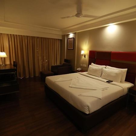 Hotel-S-Park Khammam Exteriér fotografie